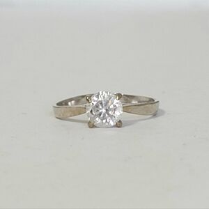 Vintage CZ Solitaire Round Prong Sterling Silver Thin Band Engagement Ring 7